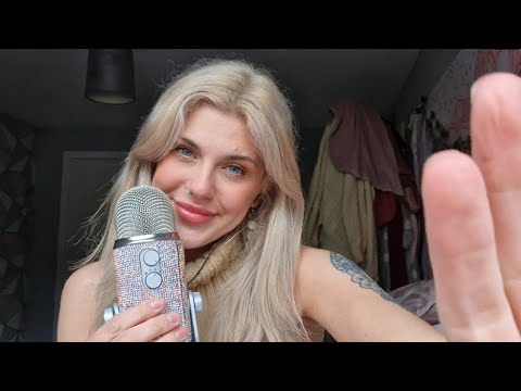 ASMR / Mouth sounds, hand movements and hand sounds, close up 💕