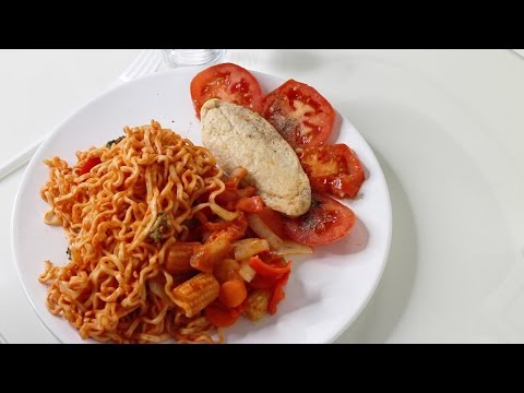 ASMR Whisper Eating Sounds | Coconut Curry Noodle Wok, Fried Tomatoes & Vegetarian Fillet