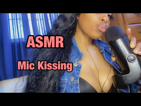 ASMR | Mic 🎙 Kissing | Crishhh Donna