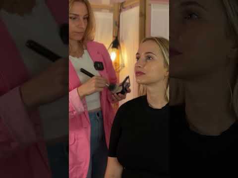 ASMR Photoshooting makeup application