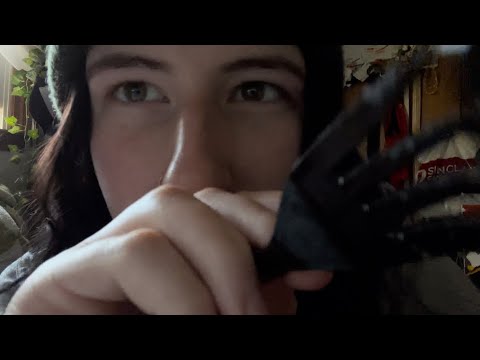 eating + touching your muscles ASMR|| mouth sounds ASMR