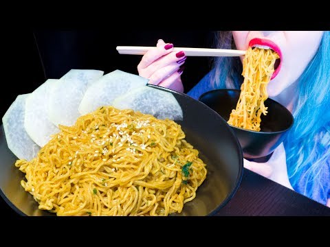ASMR: Thai Stir Fry Noodles w/ Turnip Cabbage & Sprouts ~ Relaxing Eating Sounds [No Talking|V] 😻