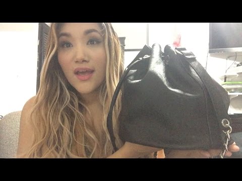 ASMR - WHAT'S IN MY BAG - Soft Spoken/Whispered , Tapping, Crinkly sounds, Etc