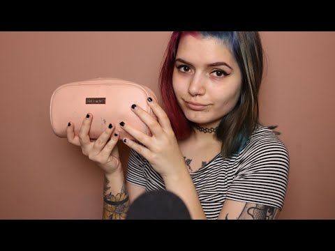 (Magyar ASMR) Mi van a sminktáskámban? | What's in my makeup bag?