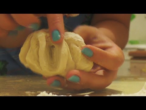 [ASMR] Леплю булочку из теста для тебя) & Gentle Whisper  Sculpting Dough