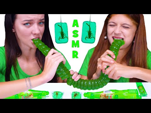 ASMR GREEN FOOD PARTY (GIANT GUMMY WORM, JELLO CUPS RACE, SOUR CANDY SPRAY)