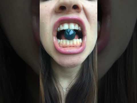 ASMR gUSHER chewing sounds blue delicious satisfying mouth sounds #shorts