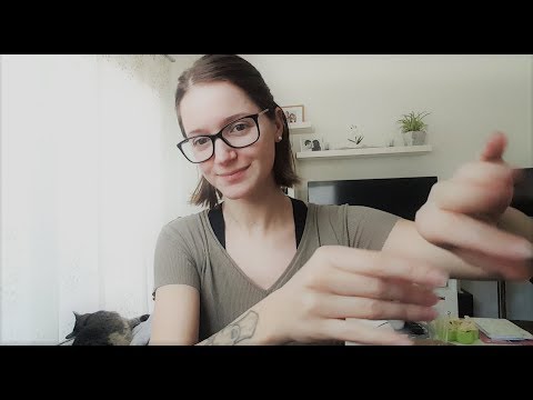 ASMR tapping + hand sounds / movements and german whispering