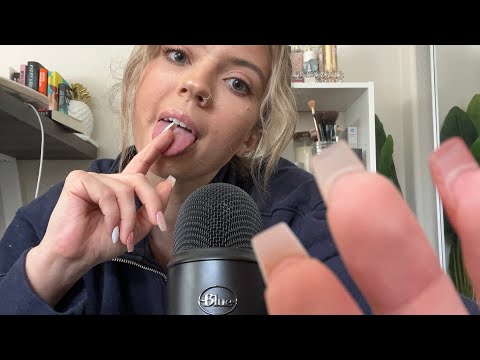 ASMR| Up Close ‘Spit Paint Mixing’, Finger Licks & Hand Movements/Tapping