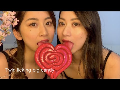 【ASMR】Twin licking big heart candy【音フェチ】