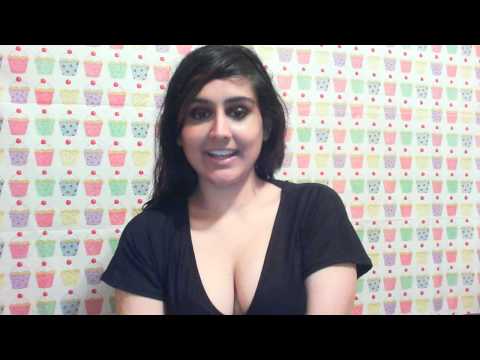 Random Reviews - Carmen Electra Babysits in a BIKINI! - Video Review