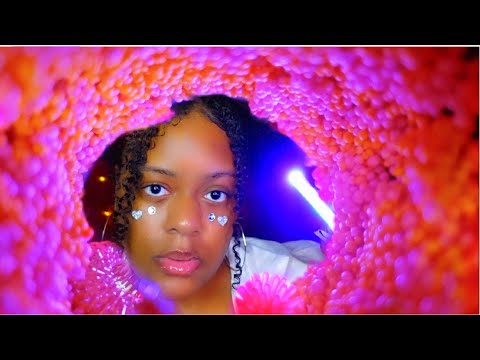 ASMR ✨GETTING SOMETHING OUT OF YOUR EARS👂🏽🤏🏾✨[INTENSE TINGLES 🤤💗✨]