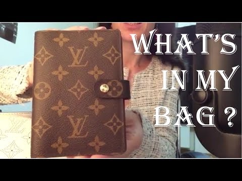 { ASMR FR } What's in my bag * chuchotement * whispering * ASMR Français