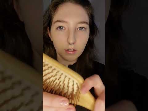 ASMR 1 minute tingles | hair brushing