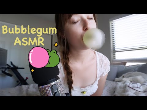 ASMR bubblegum blowing +chewing🍬👅