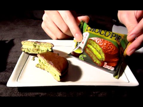 ✧J-ASMR Eating sounds✧チョコパイ(贅沢抹茶) Choco Pie (Green Tea Flavor) Japanese food 音フェチ 咀嚼音 Japan