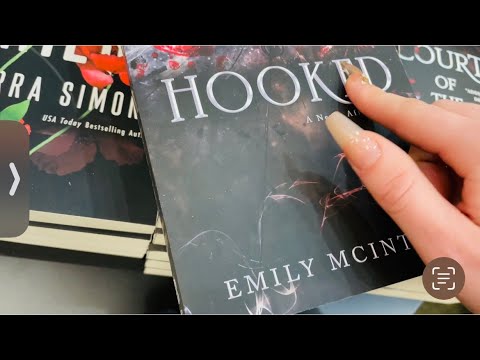 ASMR! * PUBLIC* Barnes And Nobles! Book Tapping and Scratching! 📚