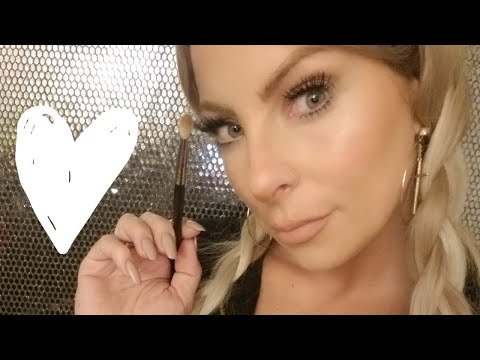 ASMR PERSONAL ATTENTION AND CUPPED WHISPERING (I apply your eyeshadow)