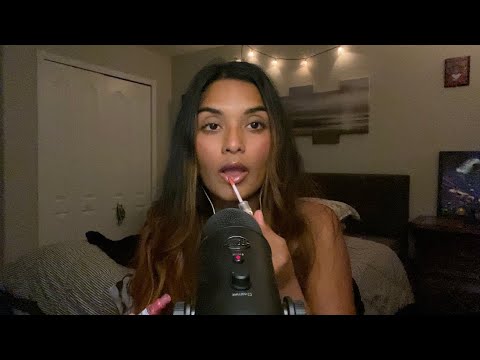 ASMR 10 TRIGGER WORDS (LIP GLOSS APPLICATION + HAND MOVEMENTS + GENTLE TAPPING)