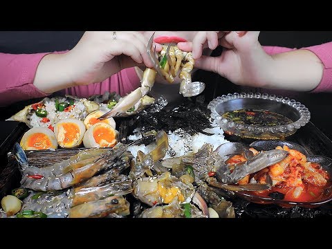ASMR EAITNG RAW CRAB, RAW SHRIMPS AND EGG MARINATED IN SOY SAUCE EATING SOUNDS | LINH-ASMR