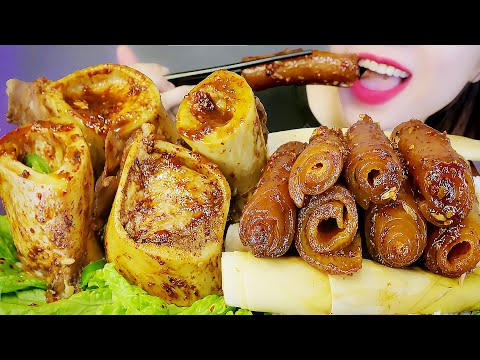ASMR STEWED BEEF MARROW AND PORK SKIN ROLLS STEWED IN COCONUT WATER , EATING SOUNDS | LINH-ASMR