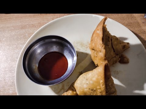 ASMR| Eating Indian Snacks • Samosa with Chai ☕| समोसा एवं चाय का आनंद 😋