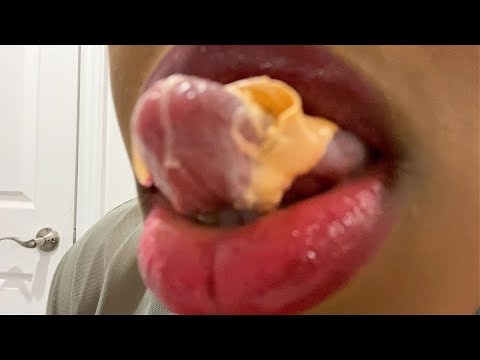 ASMR Chewing Gum in Your Ears 👂👂and Asking You Random Flirty Questions.....👅👅🧠🧠