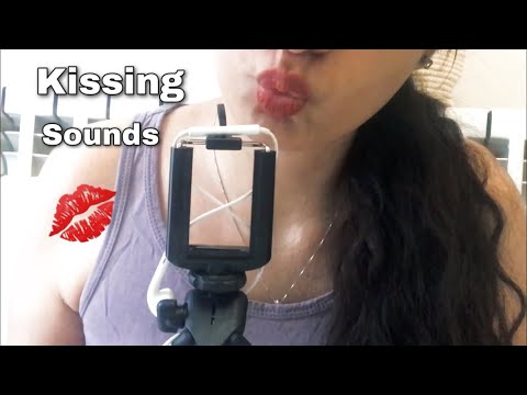 ASMR | Fast and soft kissing sounds ( Mouth sounds ) 💋