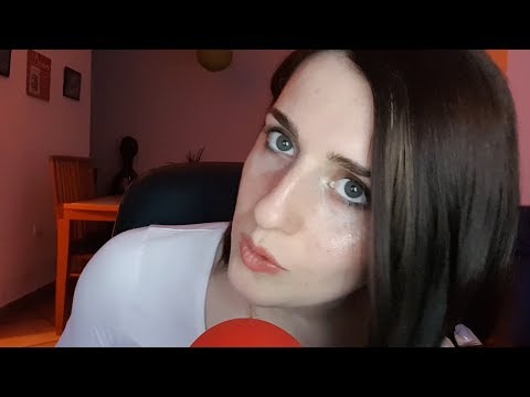 ASMR Whispering in French - Reading quotes - Sleep Aid