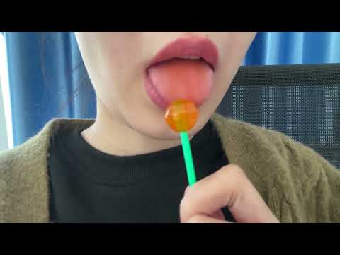 【摇一摇助眠】近距离舔舐棒棒糖，就和舔耳一样 ASMR licking lollipop with my sweat tongue / Candy eating sound