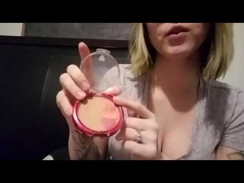 ASMR Whats in my makeup bag 💄💋Gum chewing, rumaging, tapping