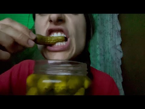 #ASMR PICKLE EATING WITH SPIT/ SLURPING AND MOUTH SOUNDS/ WHISPERED 🥒🤤💚