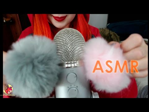ASMR with Fluffy Balls 🥰 [Visual Triggers] [mic touch] 💖