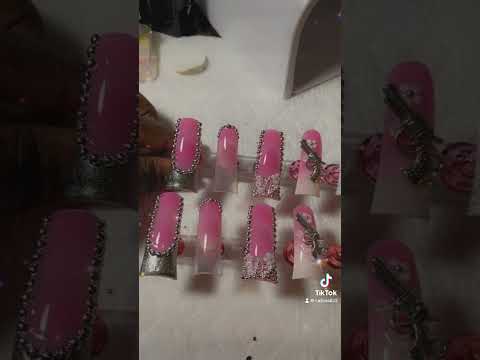 Duck press on nails