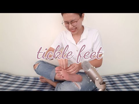 Tickle my feet by myself ASMR . Don't stop scratching when you itch #5 / Vacuum Vlog