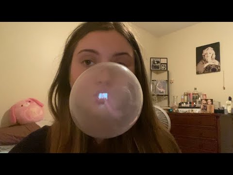 asmr ☆ bubble gum blowing & popping :)