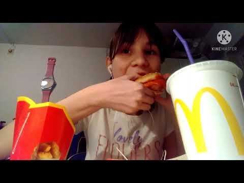 ASMR MUKBANG eating McDonalds Spicy McChicken🔥
