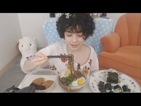 MUKBANG: soba noodles, avocado onigiri, chocolate cake, cookies