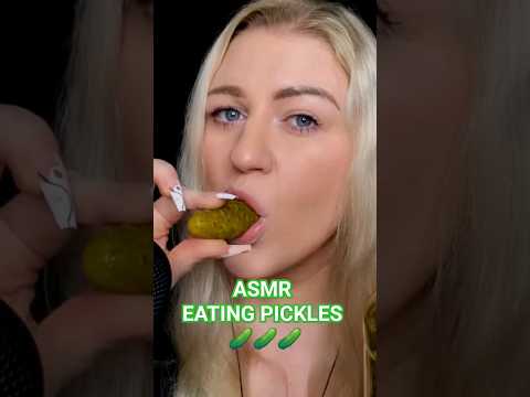 WHO LOVES PICKLES AS MUCH AS I DO? 😍 #shorts #asmr #asmreating