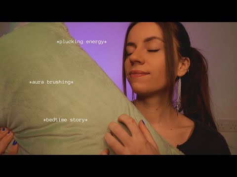 ASMR your best friend helps you fall asleep + reads to you 🌚  personal attention with reiki healing