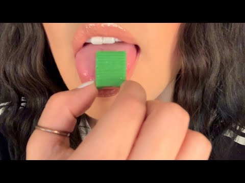 ASMR Gum chewing, blowing + Popping sounds