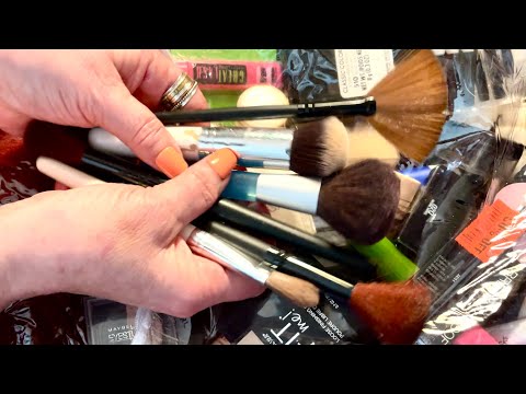 Chaotic Makeup Rummage! (No talking only) Heavy plastic crinkles~looped 1X~ASMR