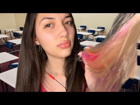 ASMR mean girl plays with your hair in class w/ gum chewing 🙄💆🏻‍♀️