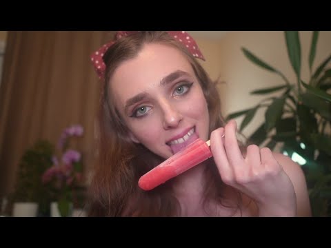 ASMR- LICKING/ EATING POPSICLES (Close Up)