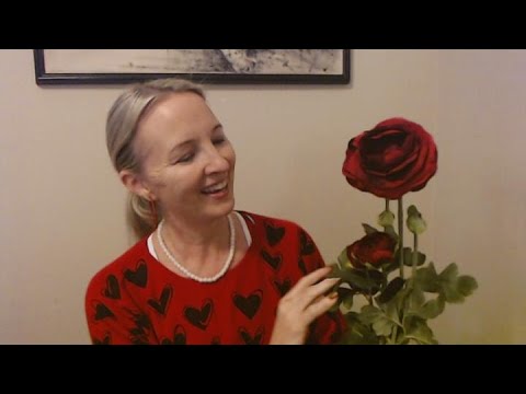 ASMR | Making a Valentine's Day Wreath 2024 (Soft Spoken)