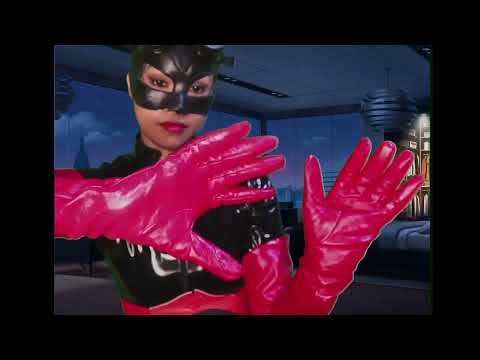 CATWOMAN Steals red PVC Outfit