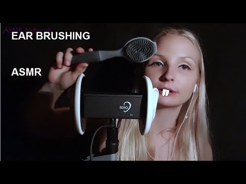 Brushing Your Ears With A Grey Scrubba [3Dio ASMR]