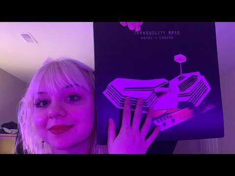 ASMR showing you my VINYLS!💿 tapping, scratching, casual hangout :)