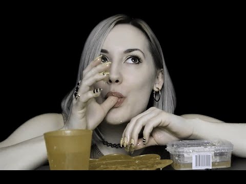 Raw Honeycomb Eating & Finger Licking | No Talking | ASMR