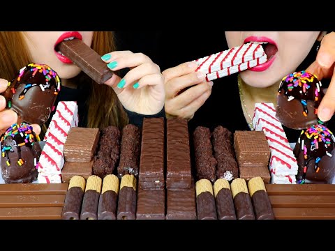 ASMR CRUNCHY DARK CHOCOLATE CARAMEL WAFERS, KITKATS, CHOCOLATE COVERED MARSHMALLOW 먹방 | Kim&Liz ASMR